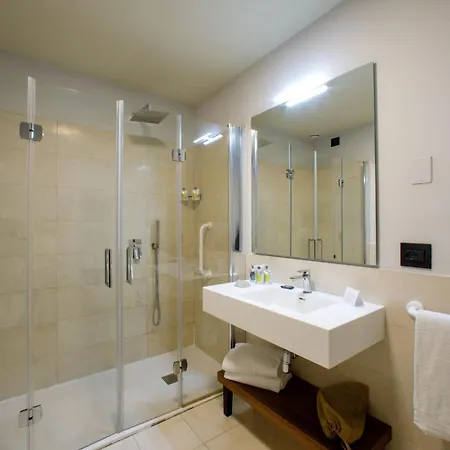 Of Andrea Hotel 4*